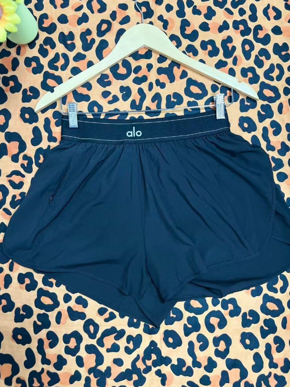 Brand new🌊Alo Yoga Match Point Short Black A must-have for cool girls ✈ - Picture 2 of 7